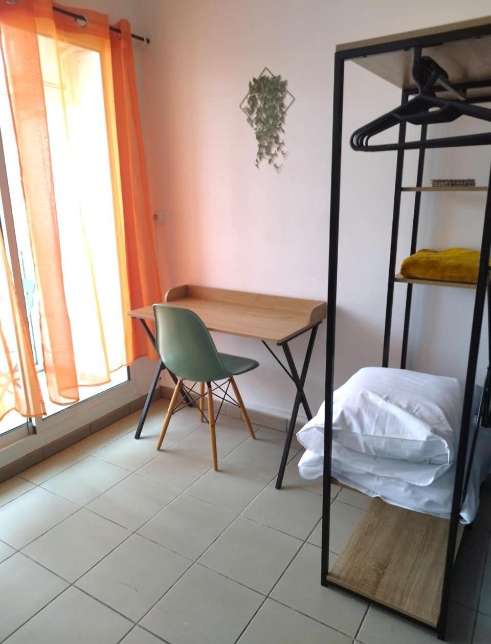Comme Chez Soi - Studio Tout Equipe - By Sister Home Saint-Denis Dış mekan fotoğraf